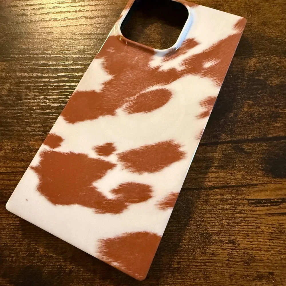 Stylish Brown and White Mag Safe Phone Case